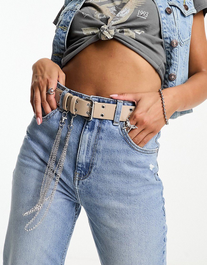 Cintura di jeans color pietra con occhielli e catenina - ASOS DESIGN - Modalova