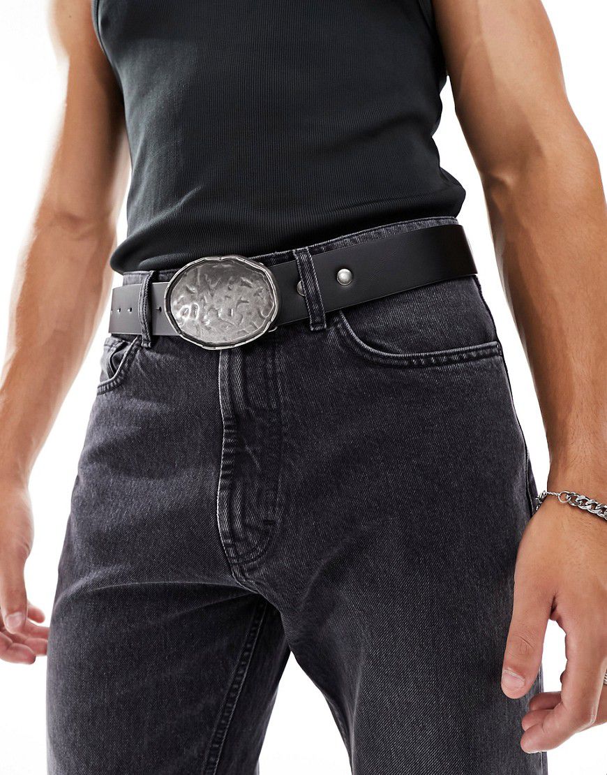 Cintura in pelle sintetica nera con fibbia appariscente stile western - ASOS DESIGN - Modalova