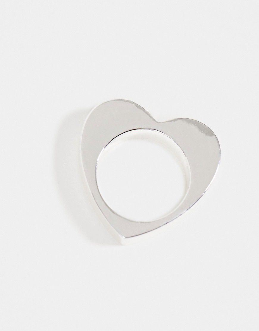 Anello a forma di cuore in metallo lavorato - ASOS DESIGN - Modalova