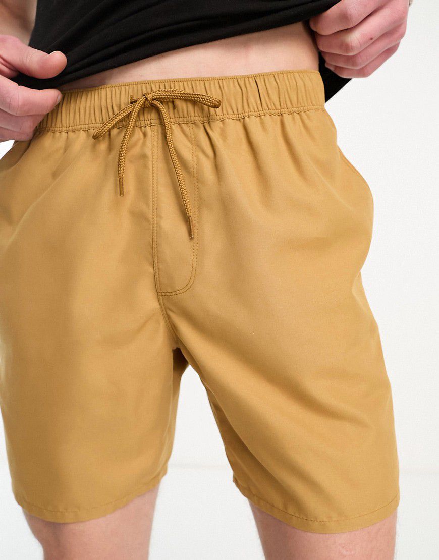 Pantaloncini da bagno media lunghezza color cuoio - ASOS DESIGN - Modalova