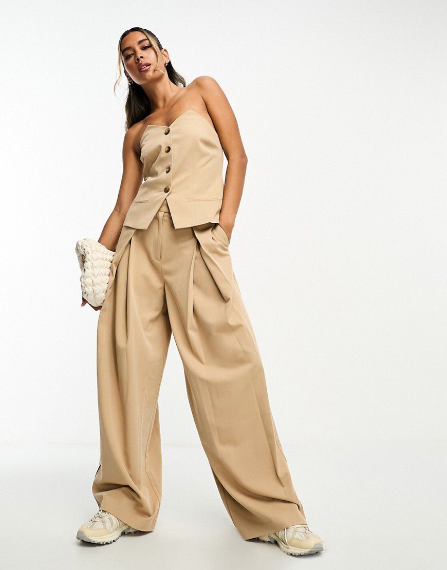 Pantaloni color cammello con risvolto sul davanti - ASOS DESIGN - Modalova