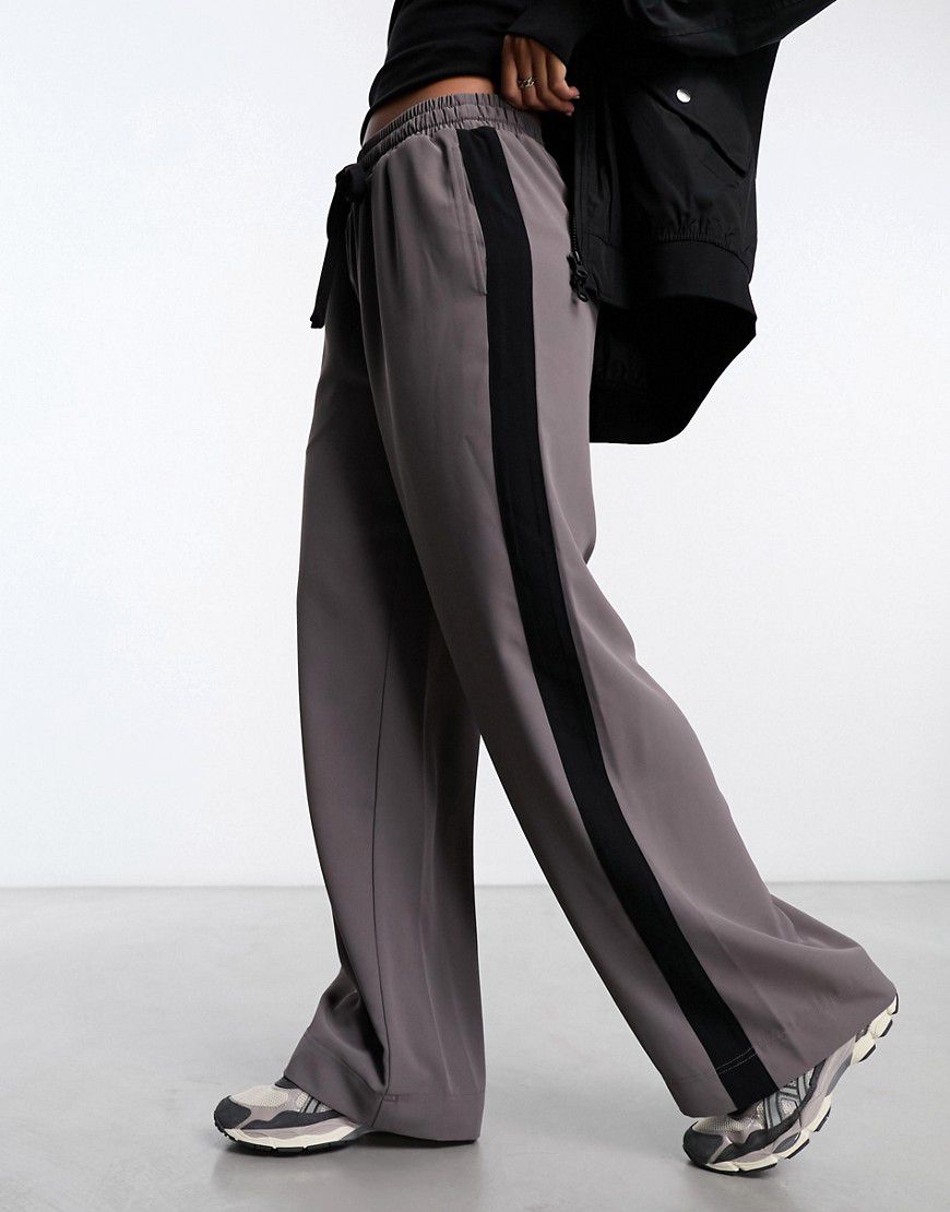 Pantaloni con pannello a contrasto grigi - ASOS DESIGN - Modalova