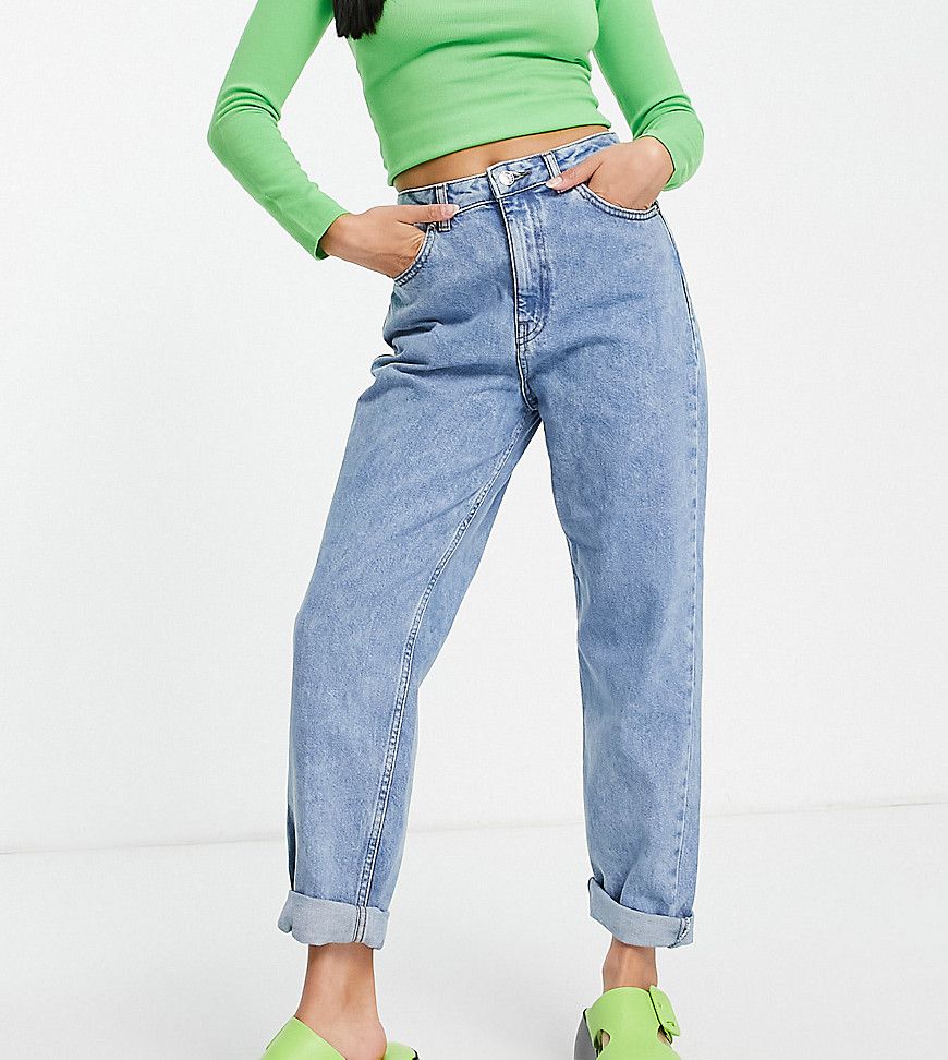 ASOS DESIGN Petite - Mom jeans comodi lavaggio chiaro - LBLUE - ASOS Petite - Modalova