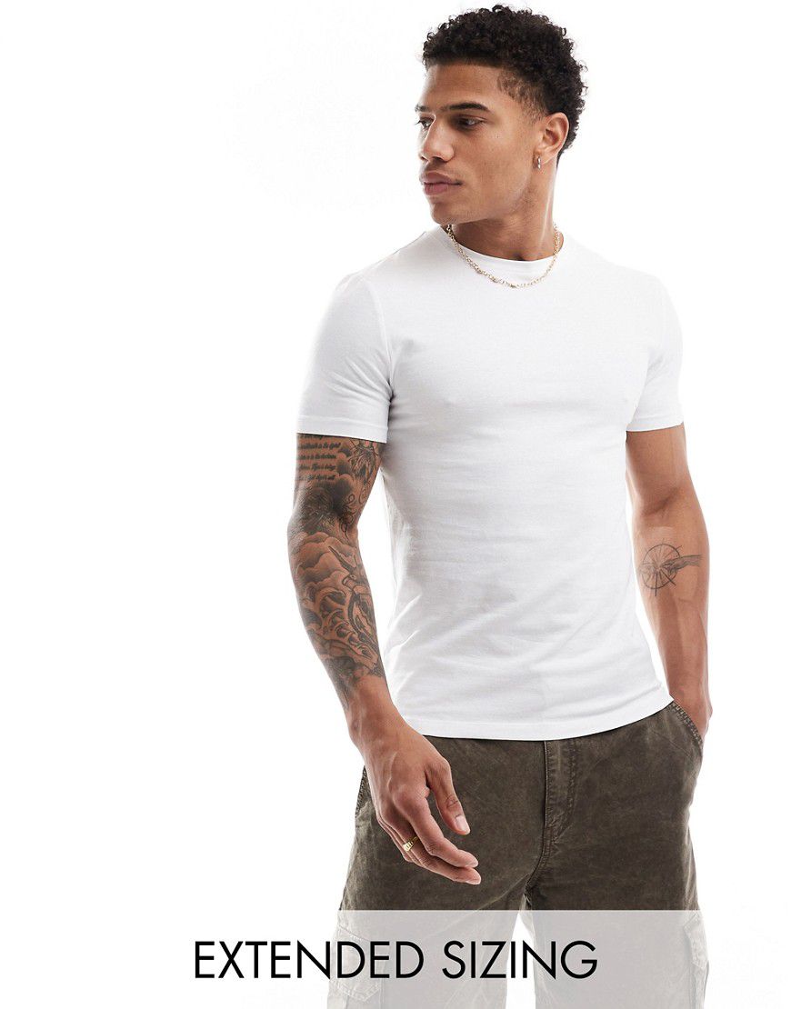T-shirt girocollo attillata bianca - ASOS DESIGN - Modalova