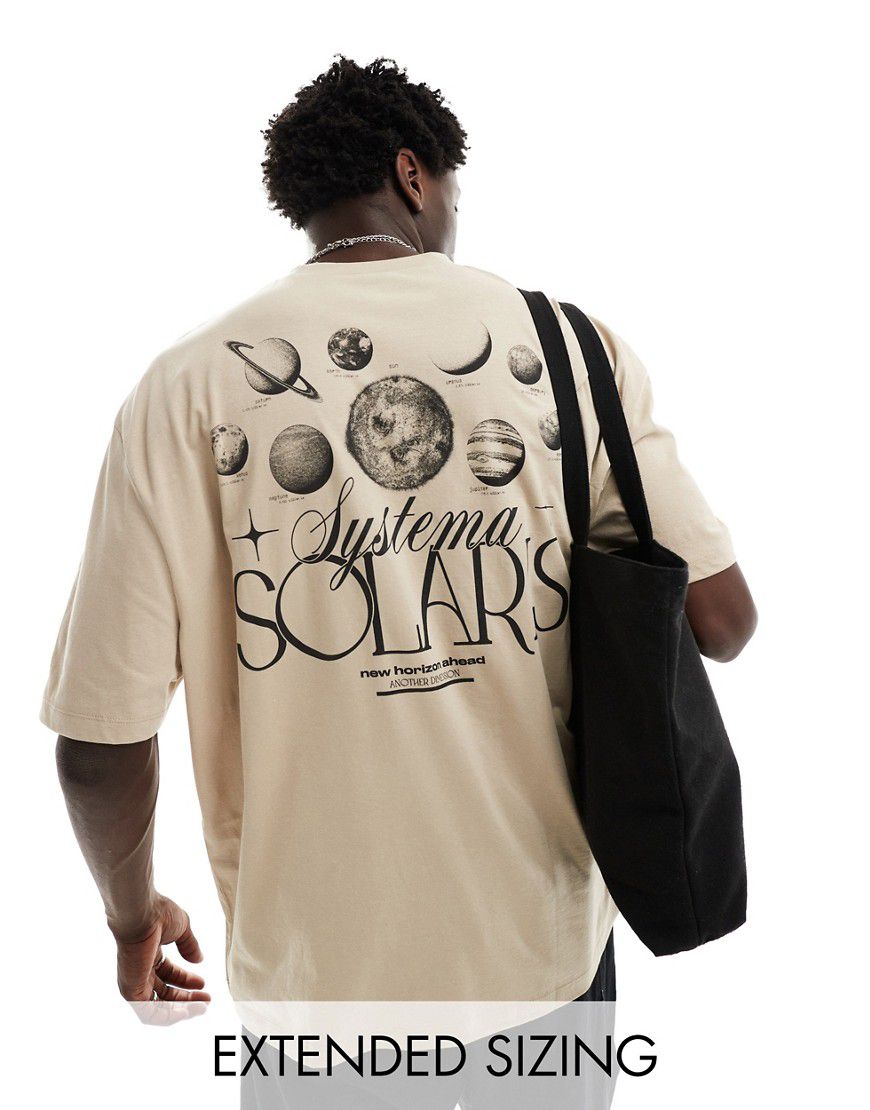 T-shirt oversize color pietra con stampa del sistema solare sul retro - ASOS DESIGN - Modalova