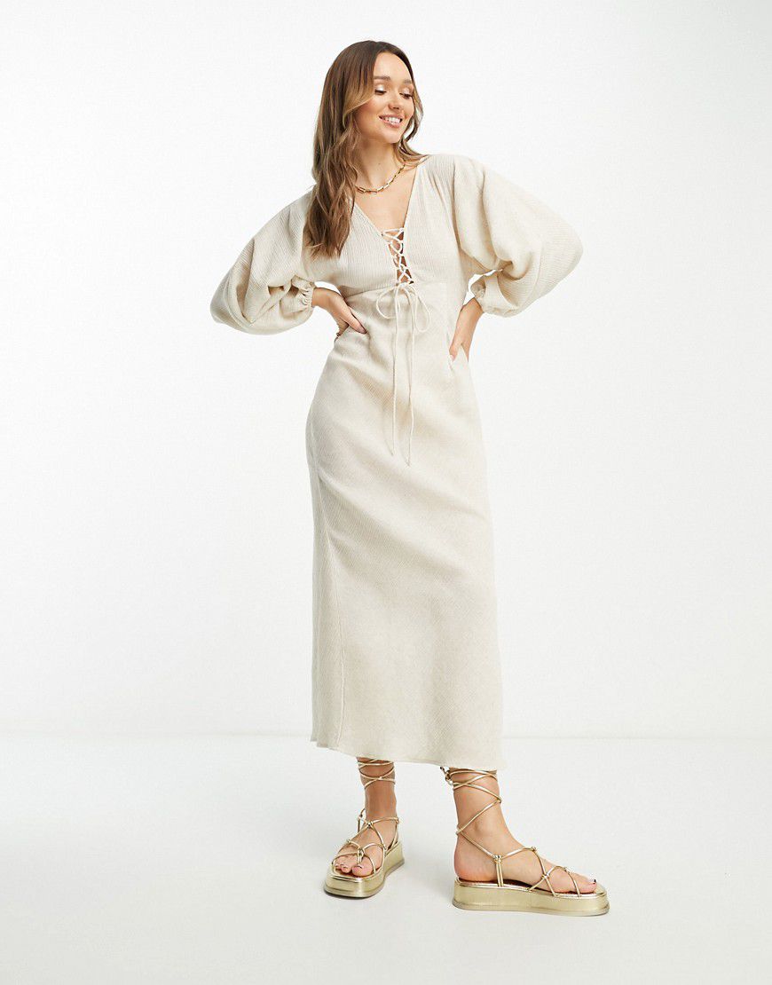 Vestito lungo color naturale stropicciato con lacci e taglio sbieco - ASOS DESIGN - Modalova
