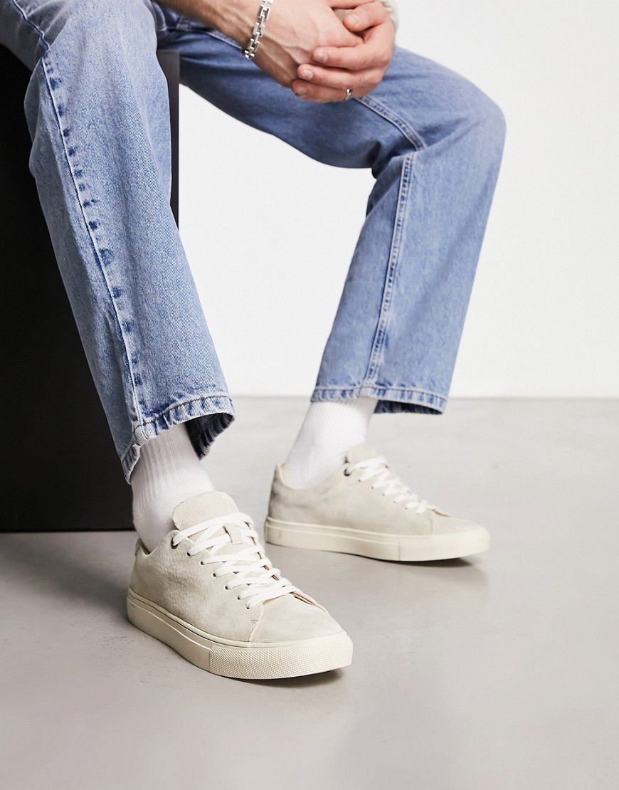 Sneakers in camoscio color crema - Gianni Feraud - Modalova
