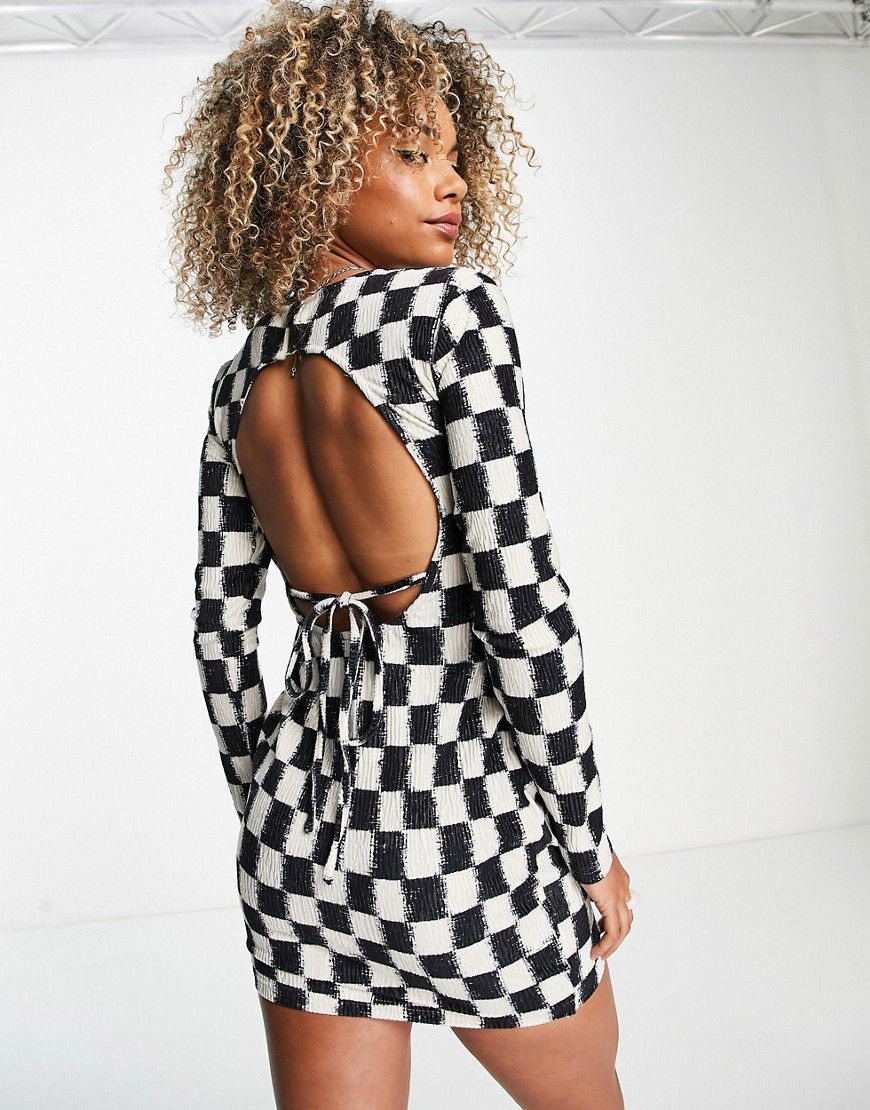 Vestito corto aderente aperto sul retro in velluto plissé con stampa a scacchi - Daisy Street - Modalova