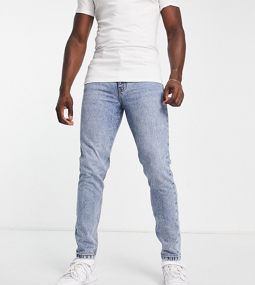 DTT Tall - Jeans affusolati taglio corto rigidi azzurro vintage - Don't Think Twice - Modalova