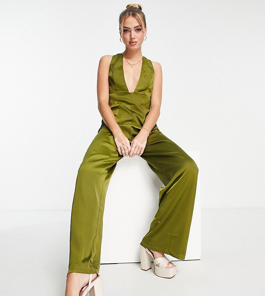 Esclusiva x Yasmin Devonport - Tuta jumpsuit lime a fondo ampio con scollo profondo sul davanti - In The Style - Modalova