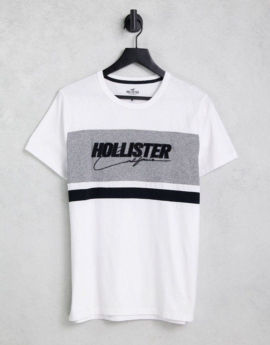 T-shirt bianca con pannello del logo sul petto - Hollister - Modalova