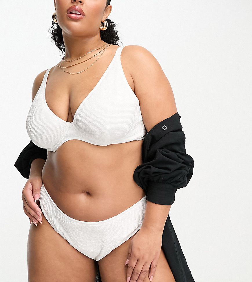 Plus - Slip bikini a vita alta in tessuto stropicciato - Ivory Rose - Modalova