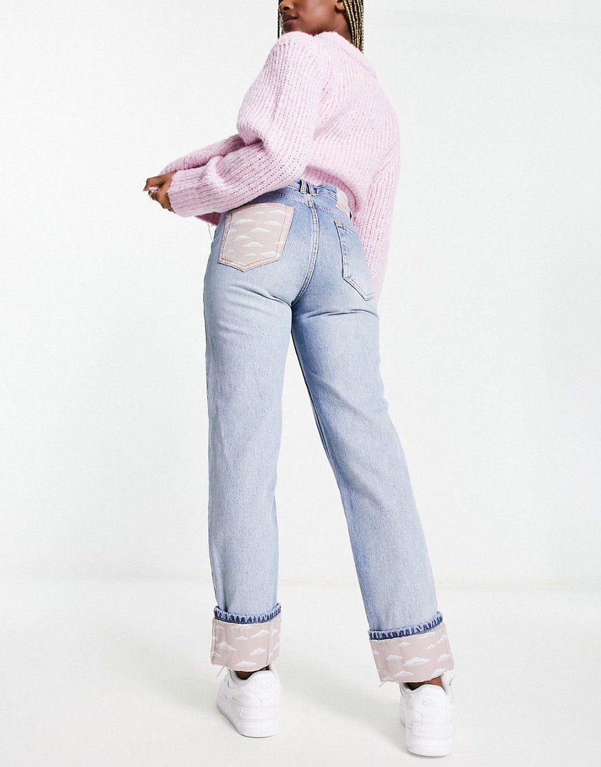 Robyn - Jeans dritti medio con stampa di nuvole - ONLY - Modalova