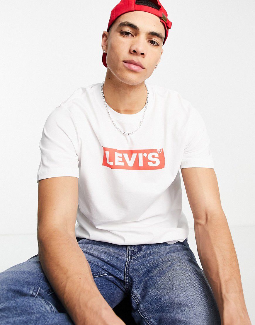 T-shirt bianca con logo a etichetta sul petto - Levi's - Modalova