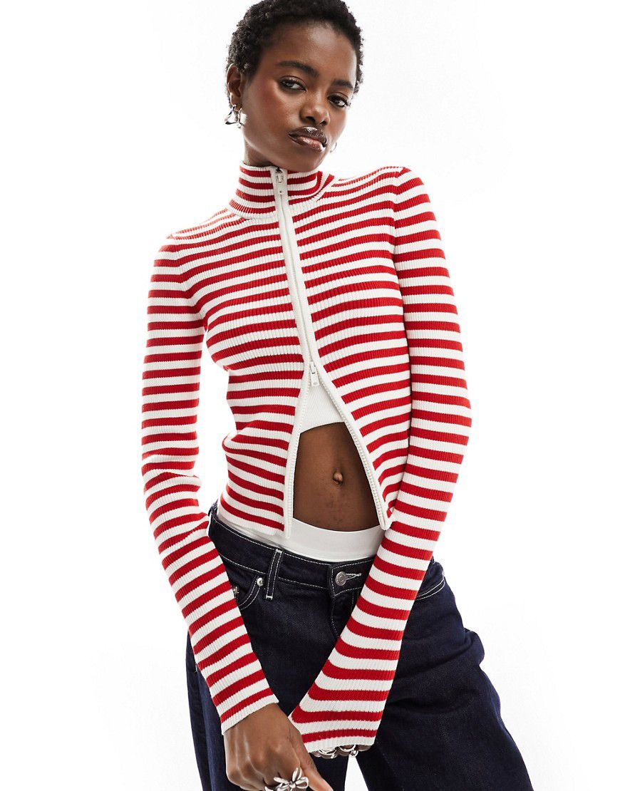 Cardigan taglio corto rosso e beige in maglia a righe con zip sul davanti - Monki - Modalova