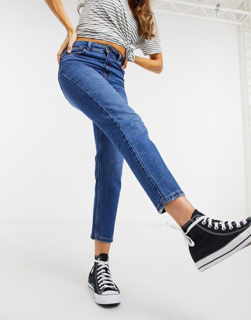 Mom jeans che esaltano il punto vita - New Look - Modalova
