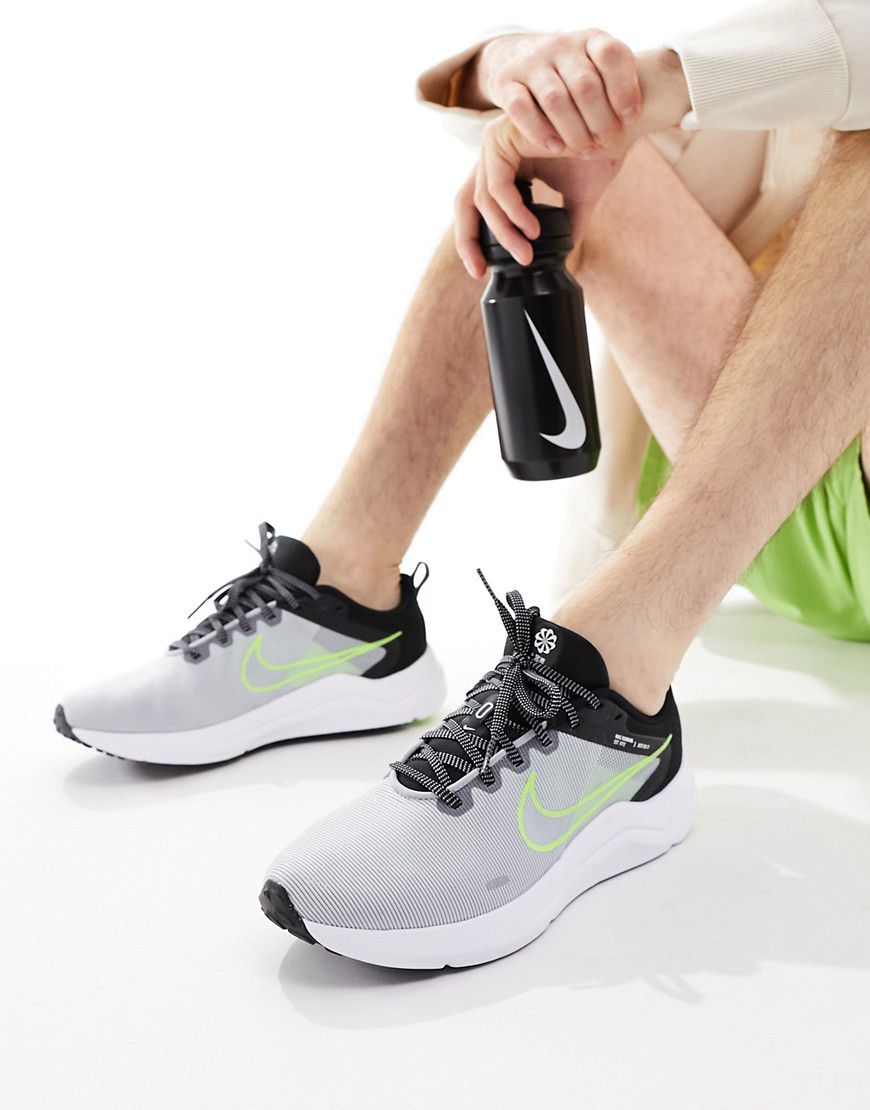 Nike - Downshifter 12 - Sneakers grigie e nere - Nike Running - Modalova