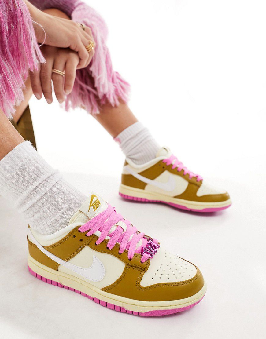 Dunk SE - Sneakers basse sporco e marroni - Nike - Modalova