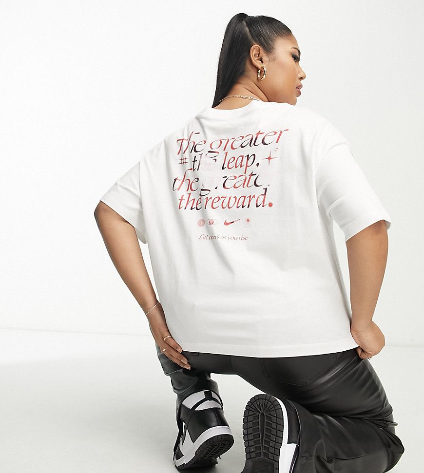 Plus - T-shirt squadrata bianca con stampa - Nike - Modalova