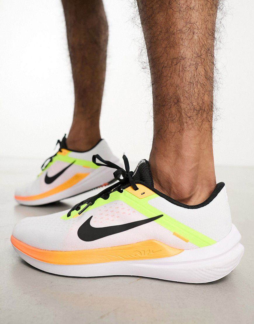 Air Winflo 10 - Sneakers bianche e arancioni - Nike Running - Modalova
