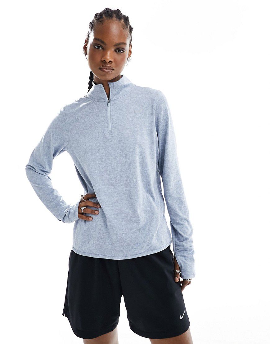 Element Dri-FIT - Giacca mid layer a maniche lunghe chiaro con zip corta - Nike Running - Modalova