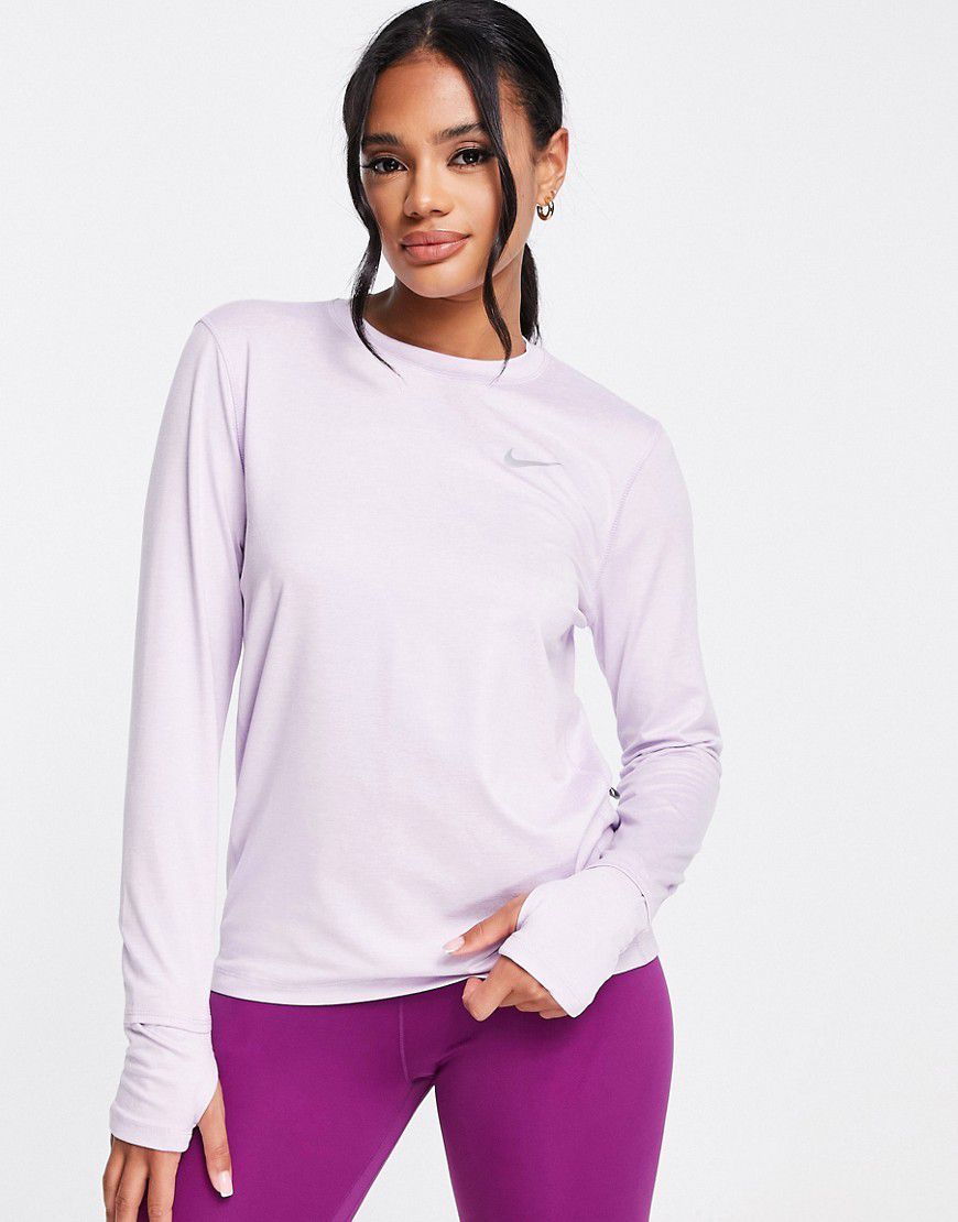 Element Dri-FIT - Maglietta girocollo a maniche lunghe lilla - Nike Running - Modalova