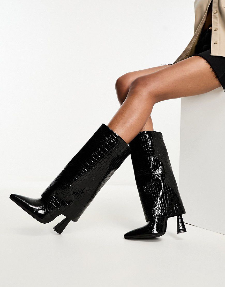 Simmi London - Rayan - Stivali al ginocchio con tacco e risvolto in vernice nera effetto coccodrillo - SIMMI Shoes - Modalova
