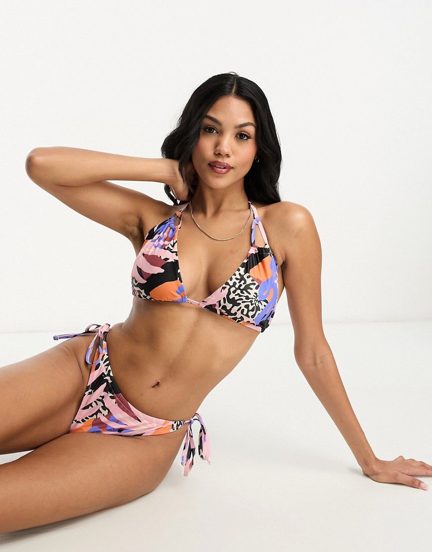 Coppe Grandi - Melissa - Top bikini a triangolo con stampa tropicale "Cabana" - We Are We Wear - Modalova