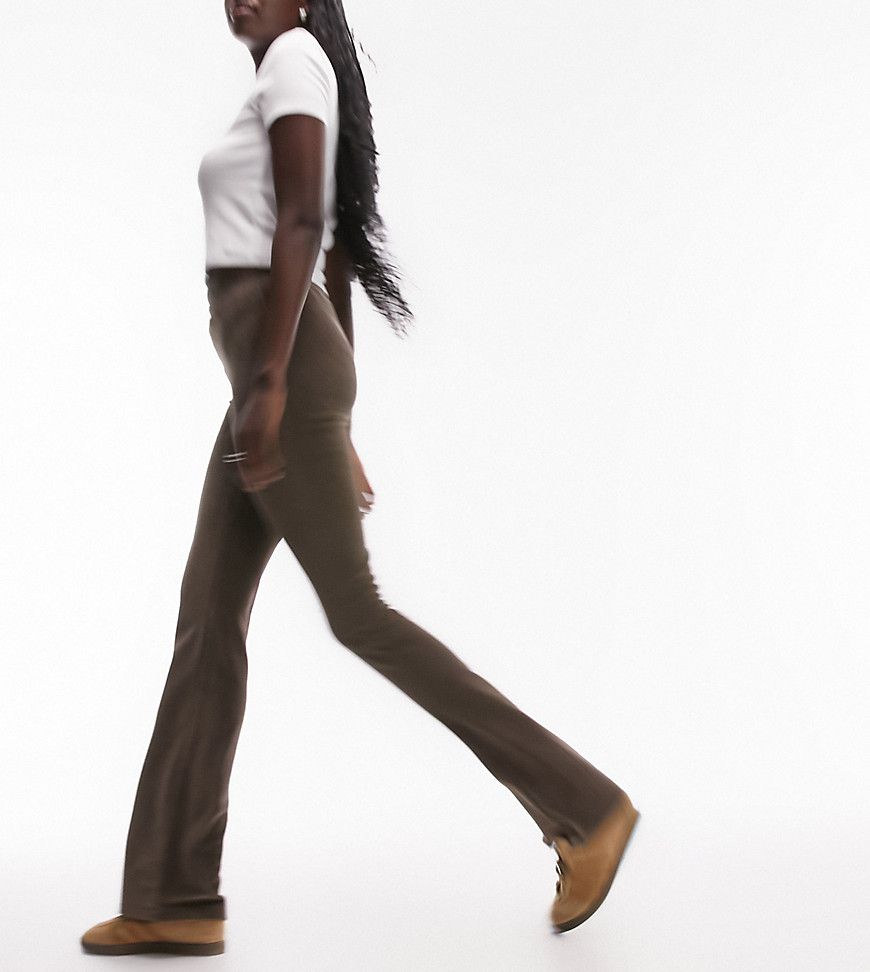 Topshop Tall - Pantaloni a zampa elasticizzati in velluto a coste color talpa - Topshop Petite - Modalova
