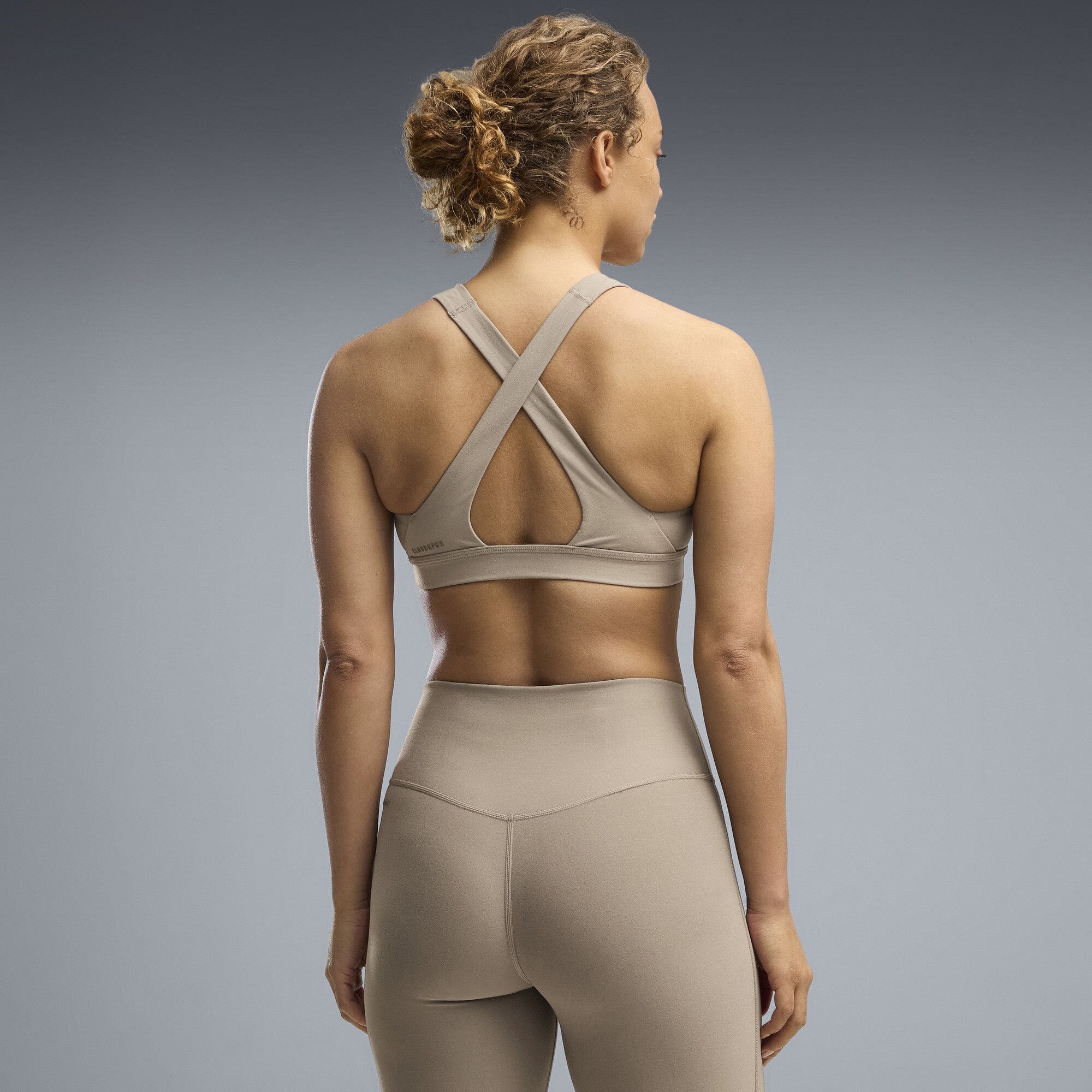 CLOUDSPUN Training Bra Women in Beige | Size 3XL - PUMA - Modalova