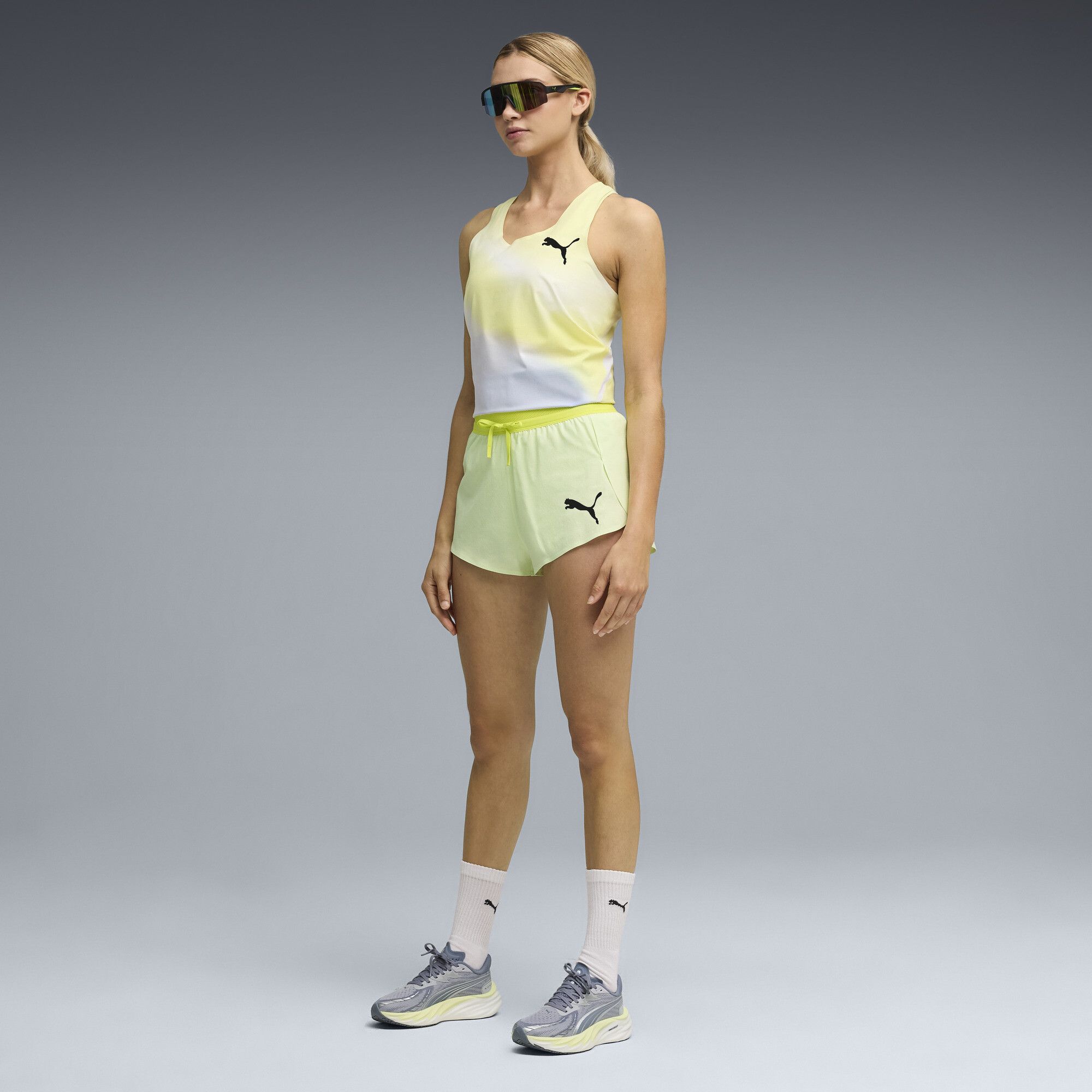 Camiseta de running sin mangas Lightspeed ULTRAWEAVE Graphic para mujer, Ropa, Gris, S - PUMA - Modalova