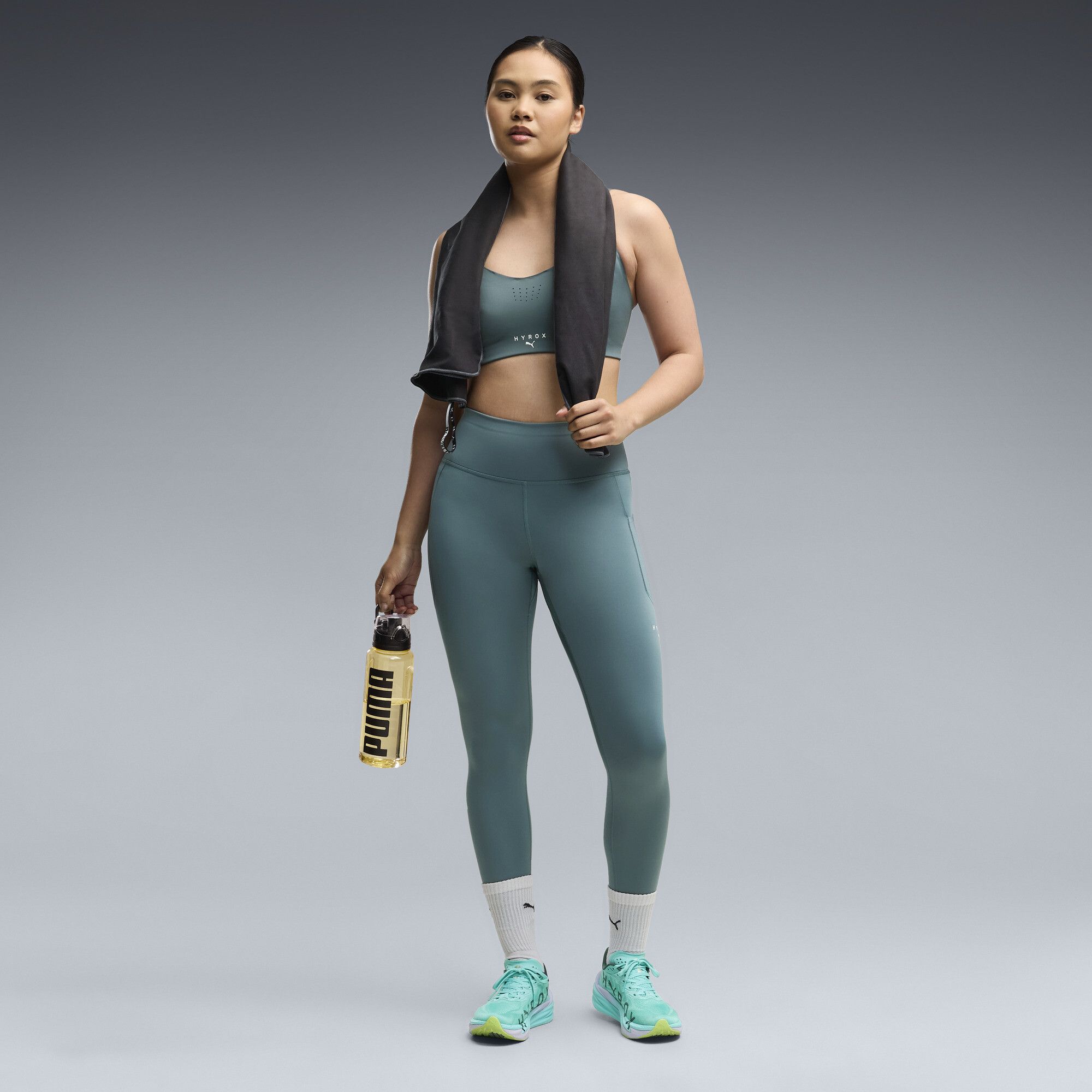 X HYROX PWRMODE Sports Bra Women in Green | Size 3XL - PUMA - Modalova