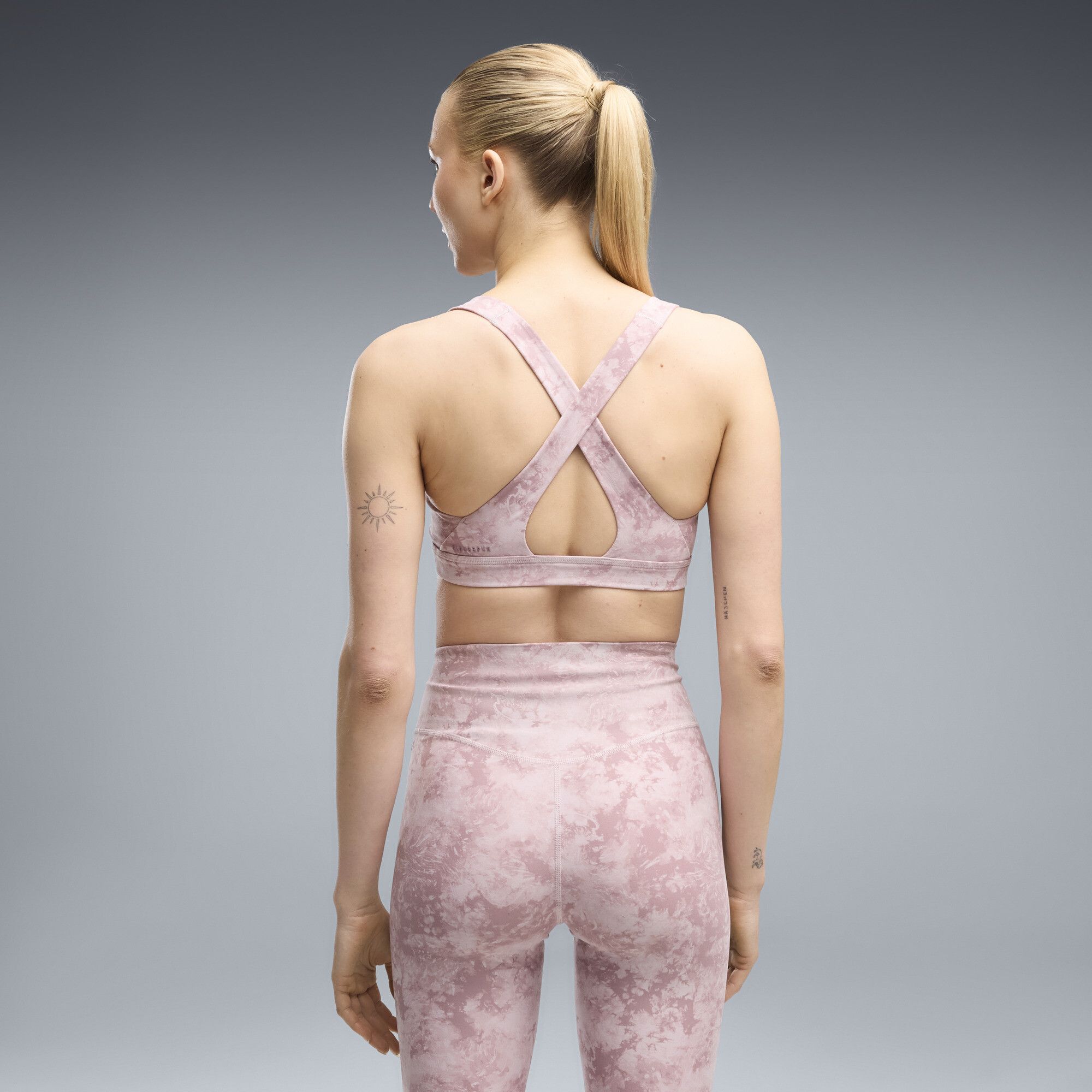 CLOUDSPUN Printed Sports Bra Women in Pink | Size Large - PUMA - Modalova