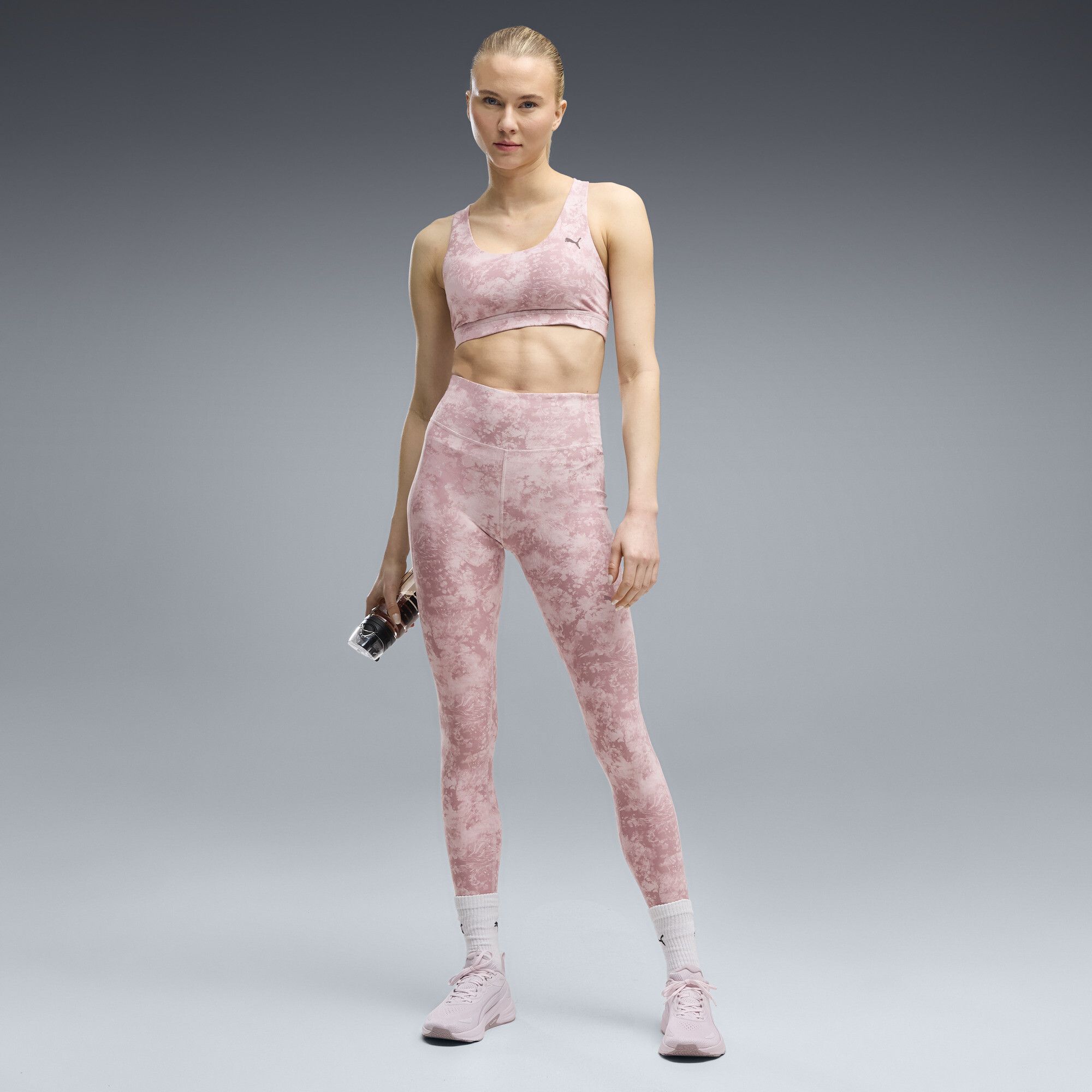 CLOUDSPUN Printed Sports Bra Women in Pink | Size Large - PUMA - Modalova