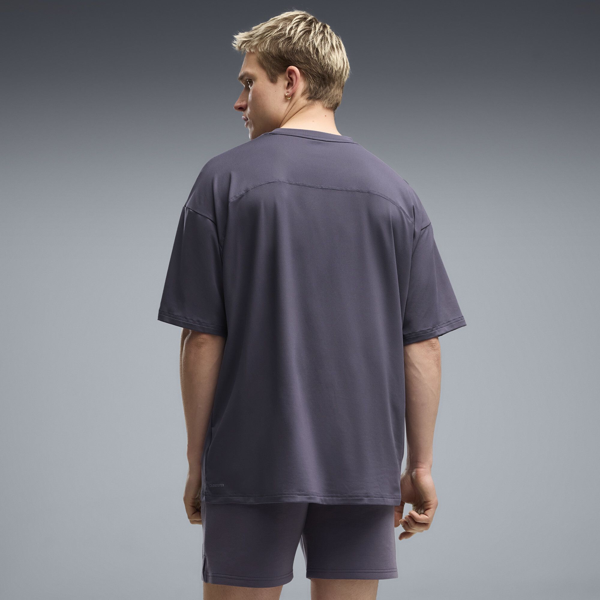 CLOUDSPUN Oversized T-Shirt Men in Gray | Size Large - PUMA - Modalova