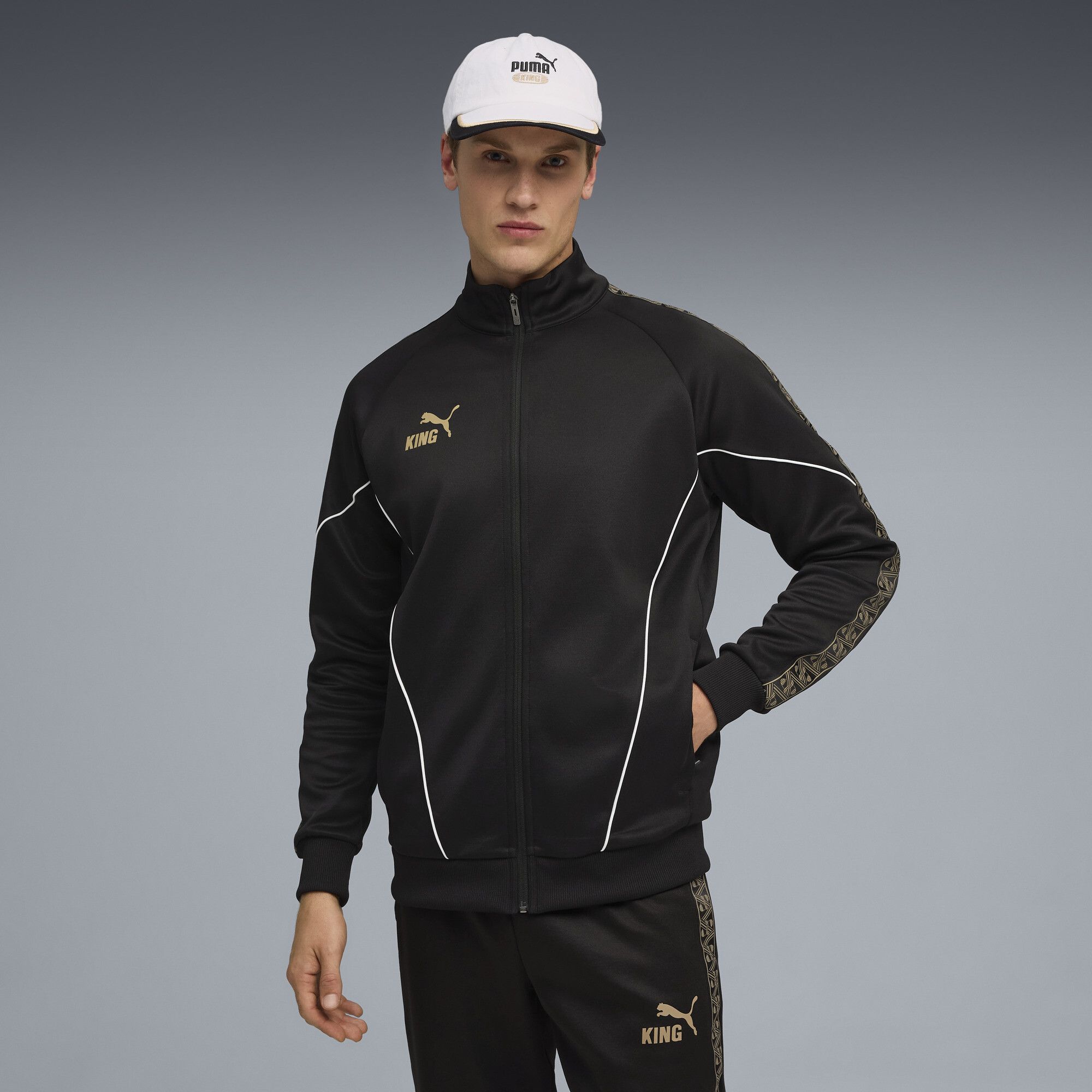 KING Anthem Football Jacket Men in | Size Large - PUMA - Modalova