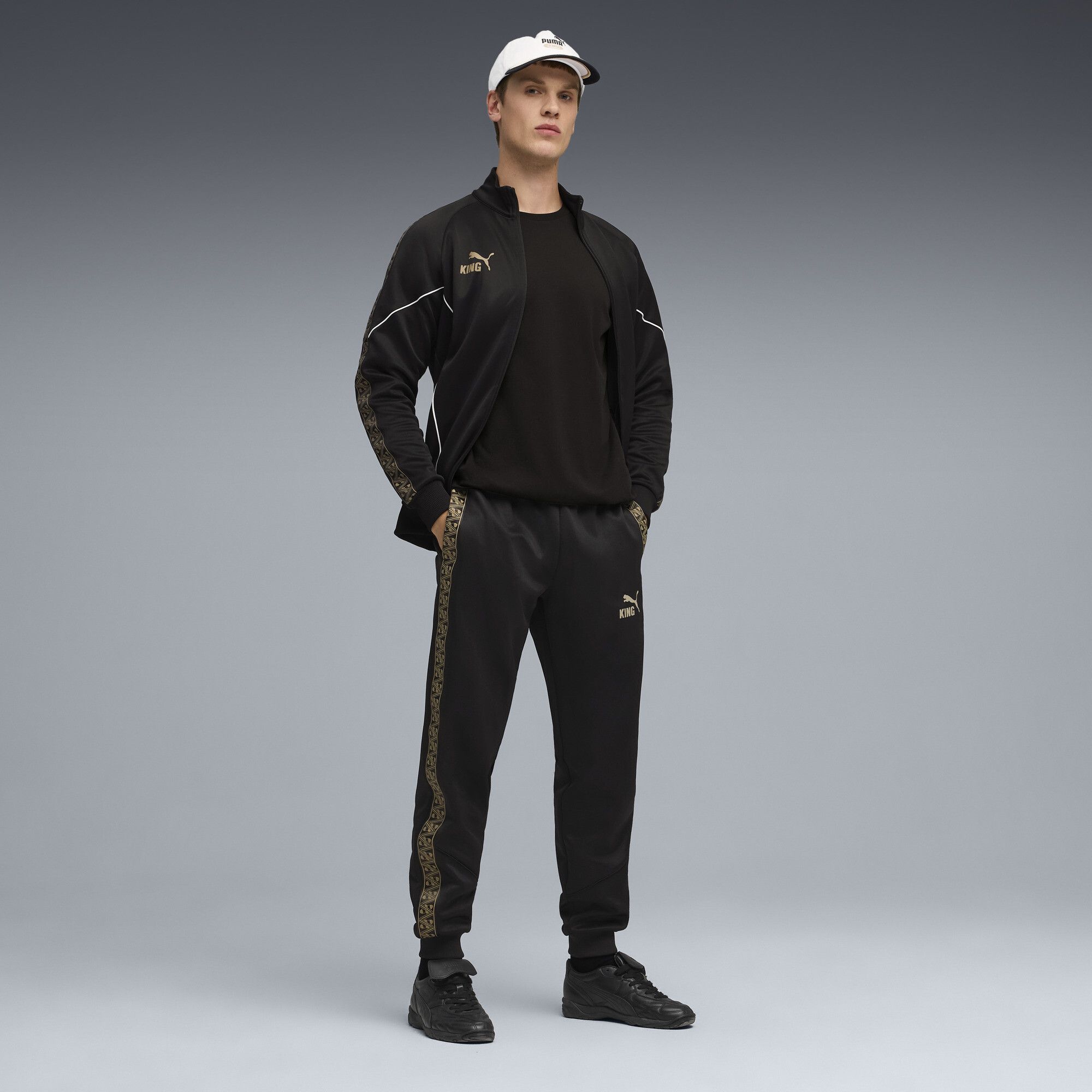 KING Anthem Football Jacket Men in | Size Large - PUMA - Modalova