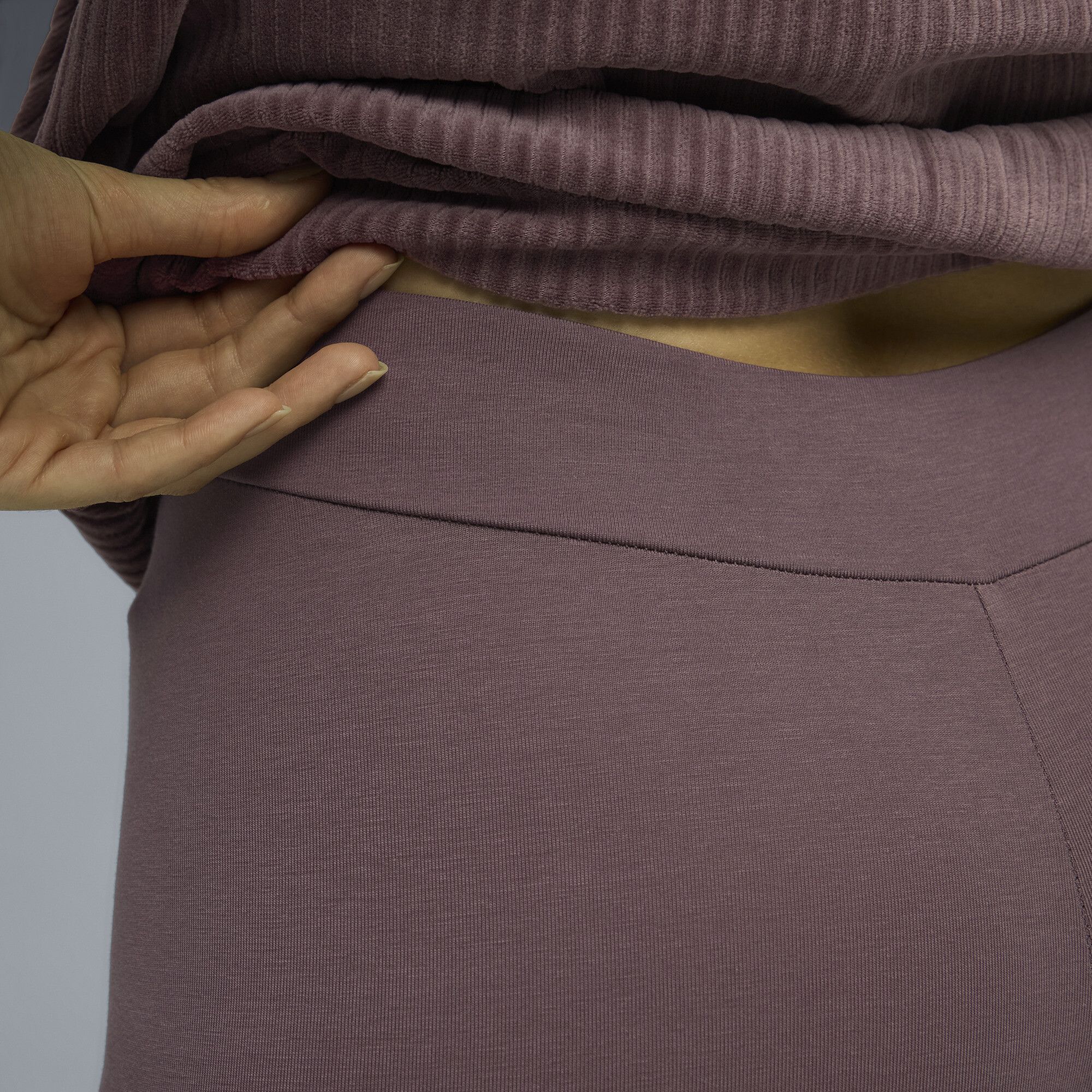 Leggings ESS Metálico para mujer, Ropa, Morado, S - PUMA - Modalova