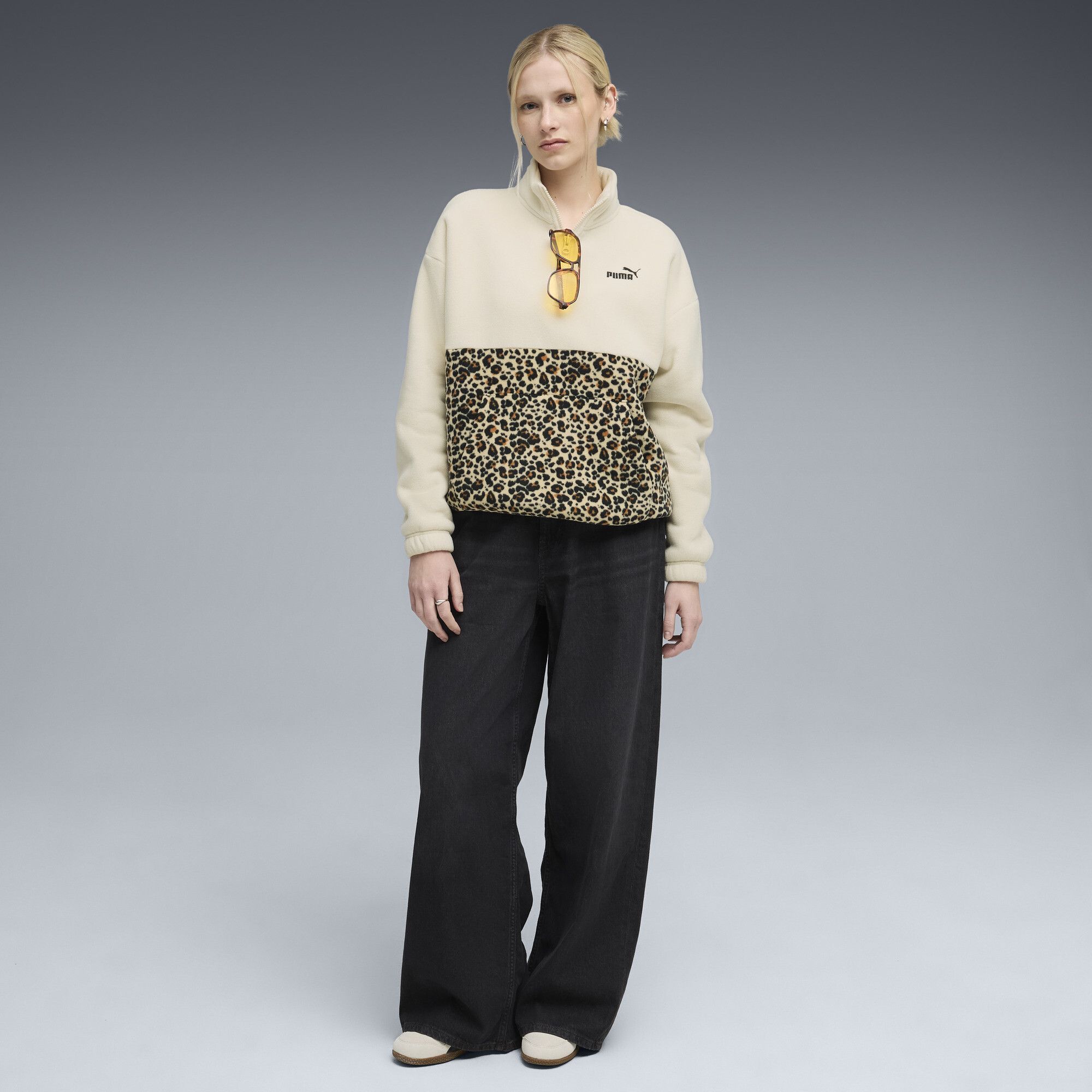 Essentials Relaxed Crew Sweatshirt mit Animal-Print Damen, Accessoires, , XXS - PUMA - Modalova