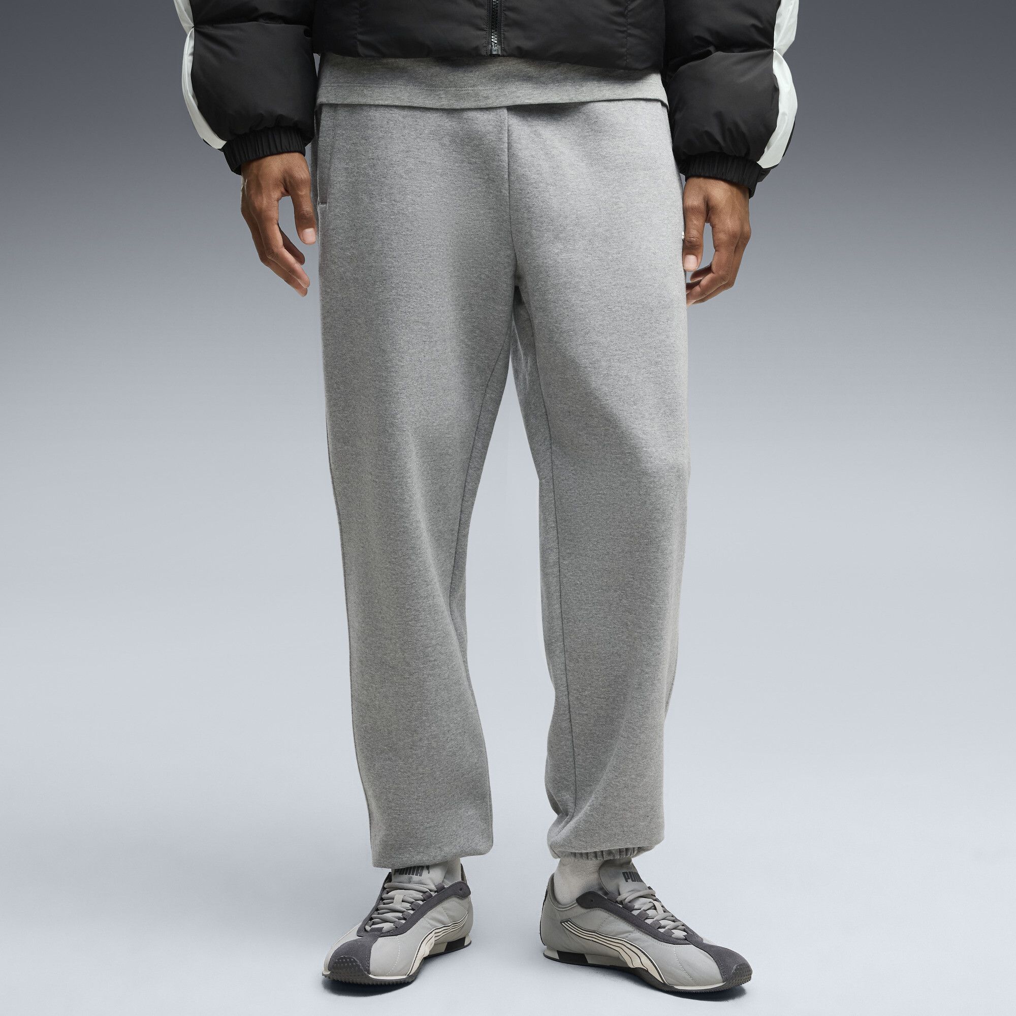 Select Essentials Sweatpants Relaxed Men in Gray | Size Large - PUMA - Modalova