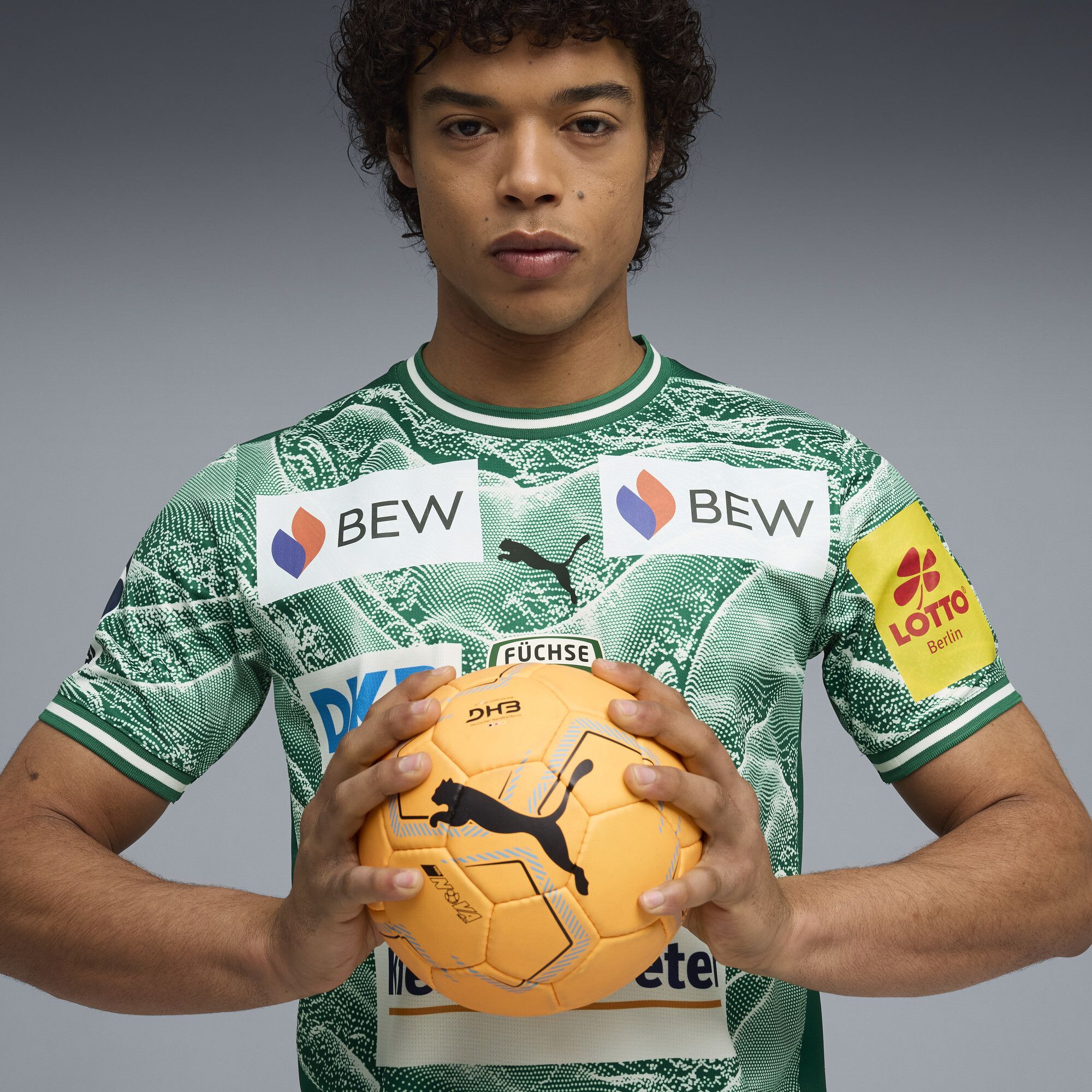 Maglia gara Home Füchse Berlin 25/26 da uomo, Accessori, Verde, S - PUMA - Modalova