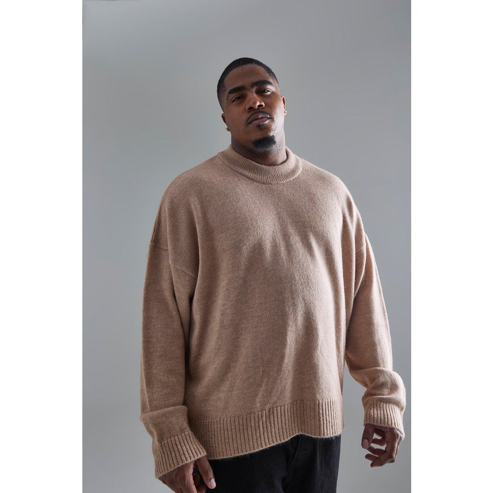 Maglione Plus Size oversize in maglia color pietra con spalle scese - boohoo - Modalova