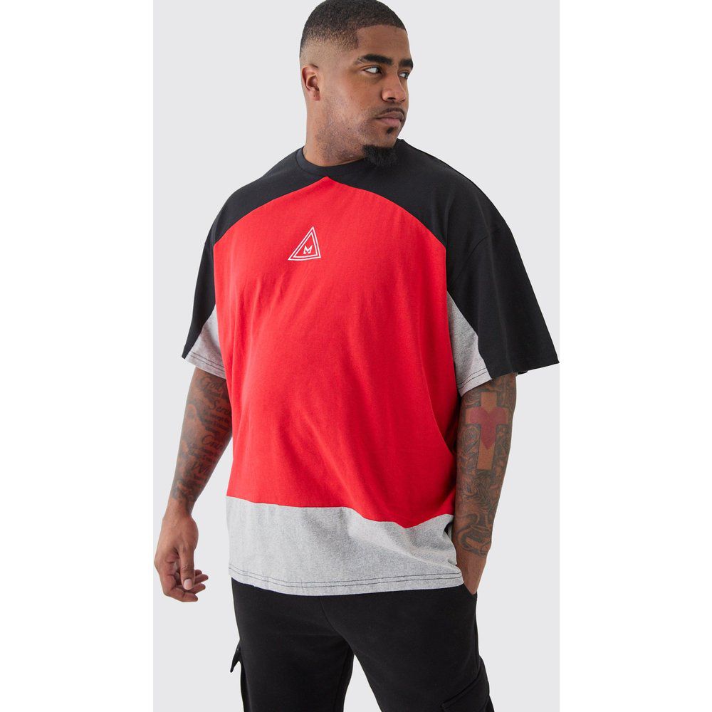 T-shirt Plus Size oversize rossa a blocchi di colore con logo - boohoo - Modalova