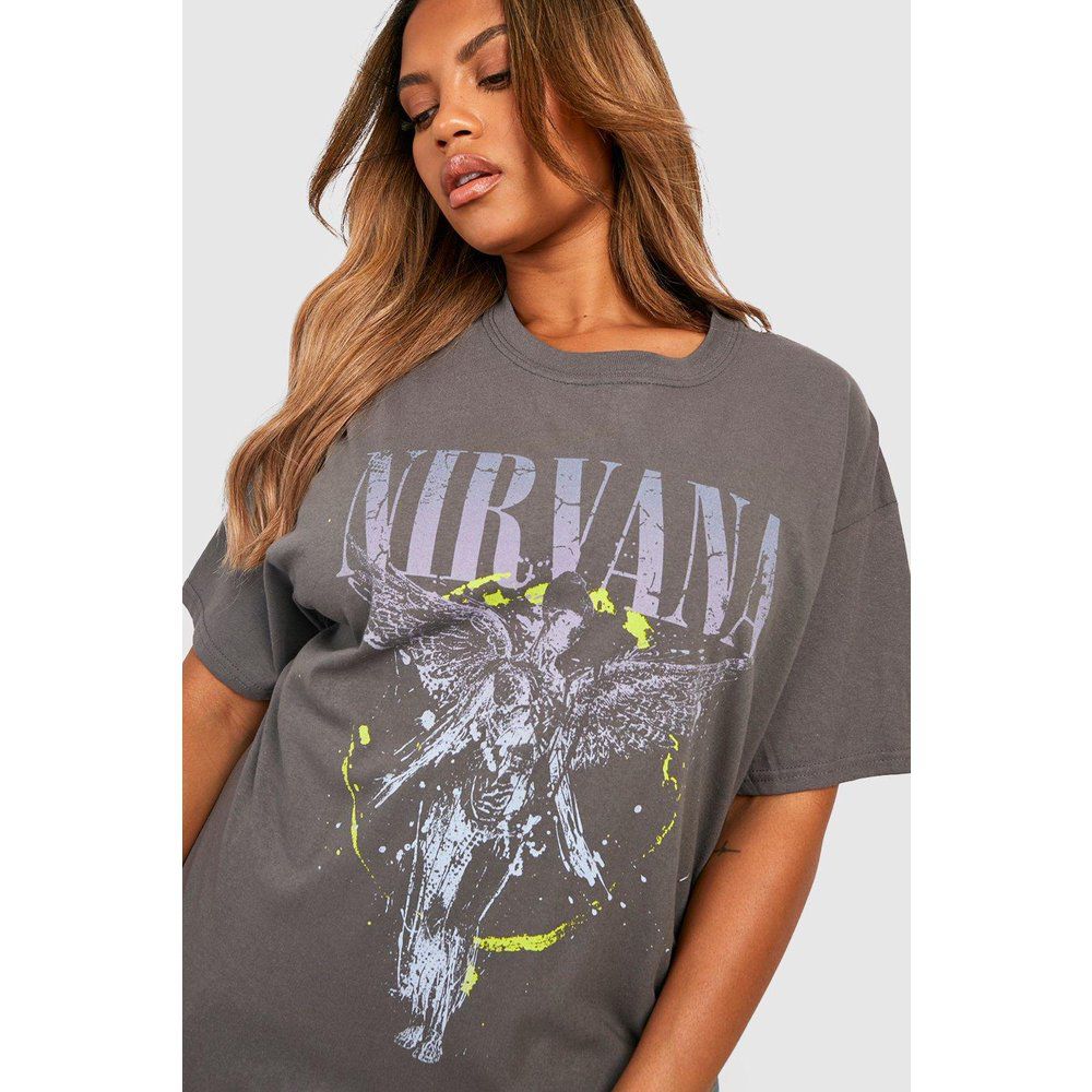 T-shirt Plus Size dei Nirvana in colori fluo - boohoo - Modalova