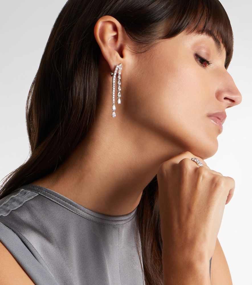Pendientes largos Diamond Twist de oro blanco de 18 ct con diamantes - Bucherer Fine Jewellery - Modalova