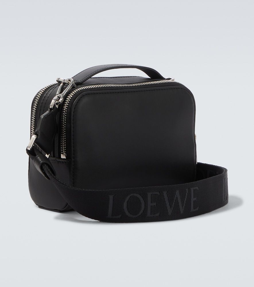 Bolso cruzado Mini de piel con anagrama - Loewe - Modalova