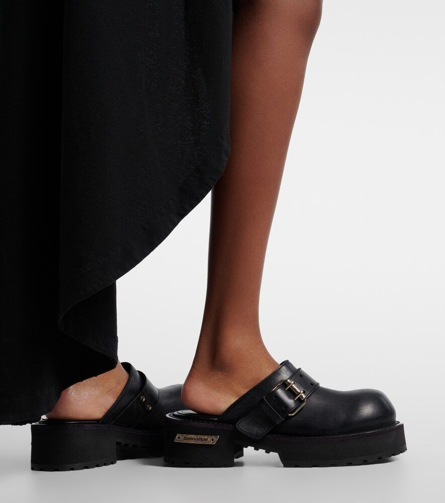 Balenciaga Slippers Venom aus Leder - Balenciaga - Modalova