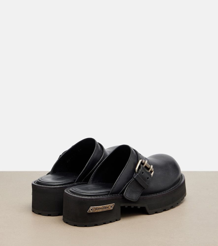 Balenciaga Slippers Venom aus Leder - Balenciaga - Modalova