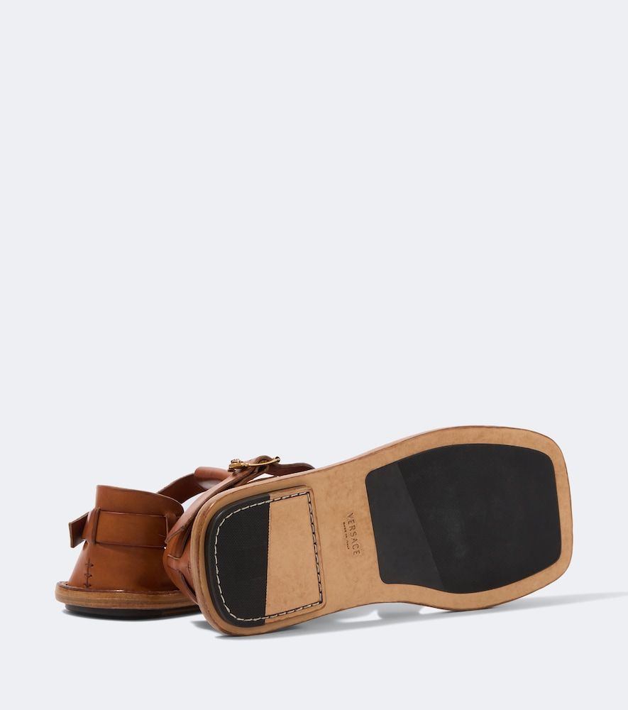 Souvenir leather fisherman sandals - Versace - Modalova