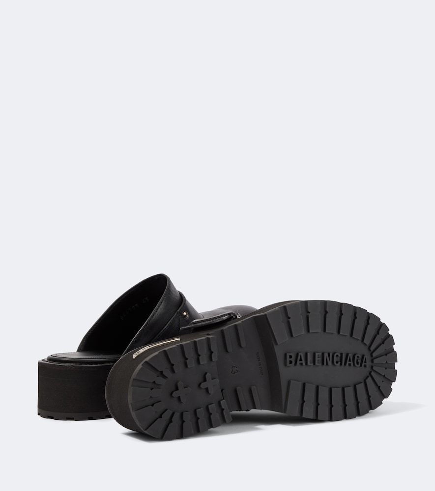 Balenciaga Slippers Venom aus Leder - Balenciaga - Modalova